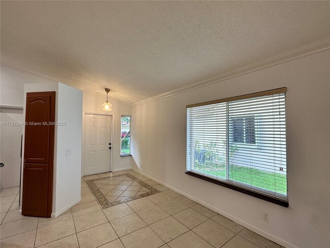 1565 Presidio Dr in Weston, FL - Building Photo - Building Photo