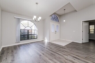 4828 Crestknoll Ln in New Port Richey, FL - Building Photo - Building Photo