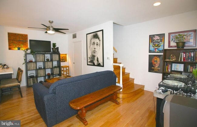 property at 209 W Wildey St