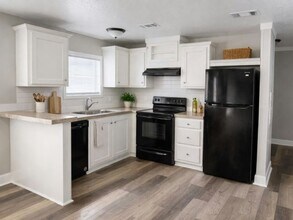 9421 Sunset Dr in Tampa, FL - Building Photo - Building Photo