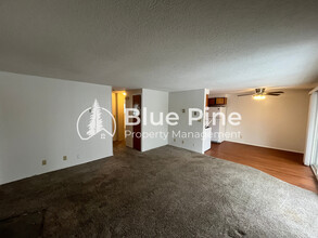 542 Gladstone St in Idaho Falls, ID - Building Photo - Building Photo