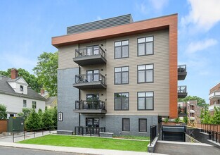54 Auburn St in Brookline, MA - Building Photo - Building Photo
