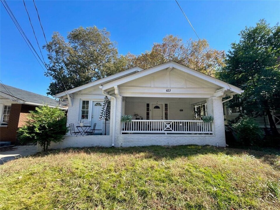 673 Kennesaw Ave NE in Atlanta, GA - Building Photo