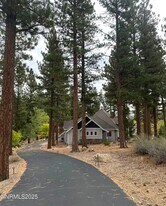 132 Waterford Ct in Reno, NV - Building Photo