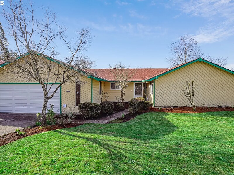 22130 SW Augusta Ln in Hillsboro, OR - Building Photo