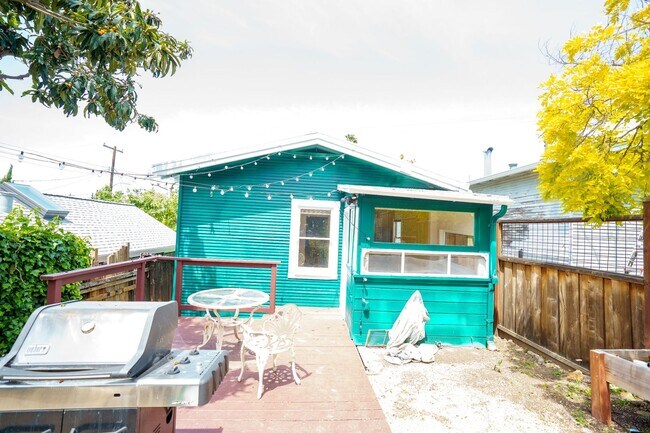 3682 Madrone Ave in Oakland, CA - Building Photo - Building Photo