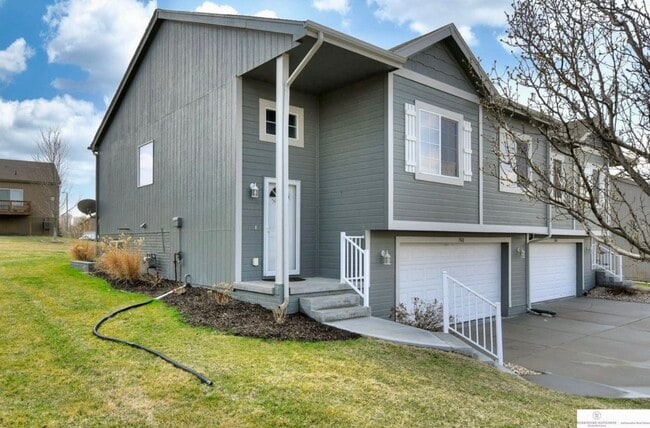 19601 Weir St in Omaha, NE - Building Photo - Building Photo