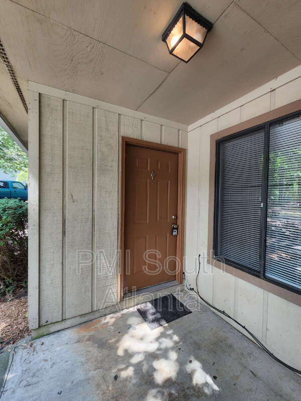 107 Spring Ct in Fairburn, GA - Building Photo - Building Photo