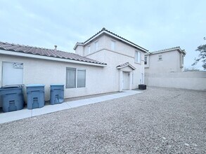 33 Belle Soleil Ave in Las Vegas, NV - Building Photo - Building Photo