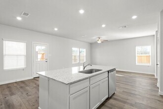 298 Forest W St in Magnolia, TX - Building Photo - Building Photo