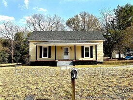 2003 Burnett Ave in Fayetteville, NC - Building Photo