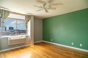 7510 Hornwood Dr in Houston, TX - Building Photo