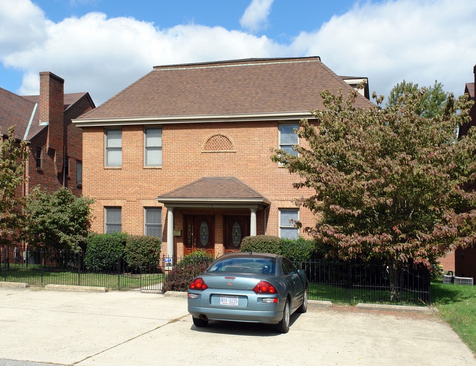 3612 Staunton Ave in Charleston, WV - Foto de edificio