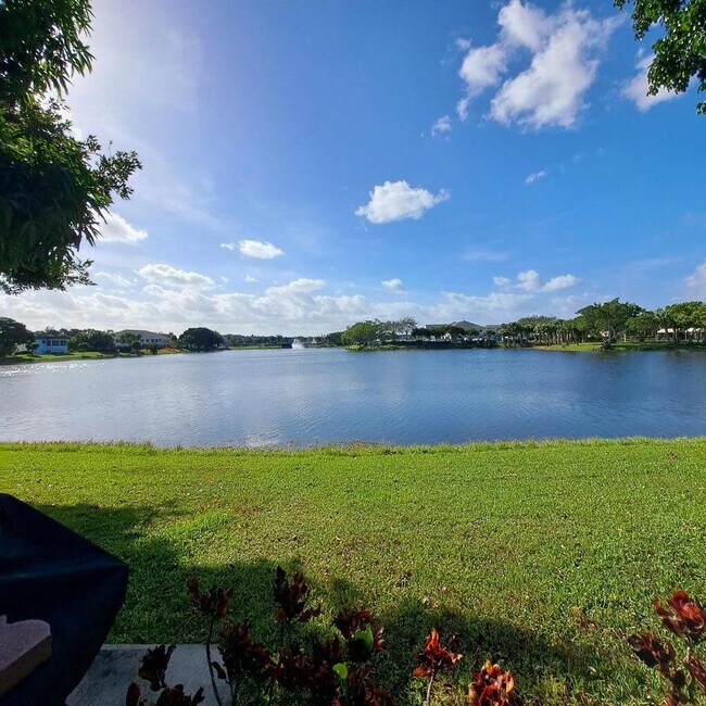 147 Stratford K in West Palm Beach, FL - Building Photo - Building Photo
