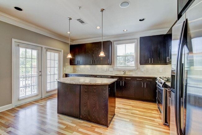 342 Perimeter Walk in Dunwoody, GA - Building Photo - Building Photo