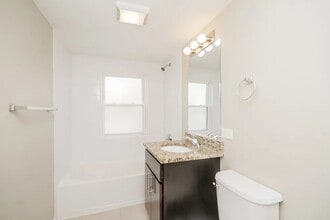 5241 Lee St in Skokie, IL - Building Photo - Building Photo