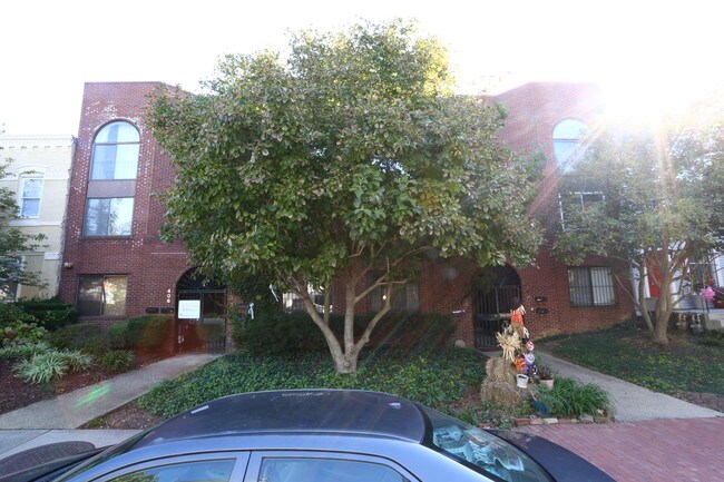 406-412 15th St SE in Washington, DC - Building Photo - Building Photo