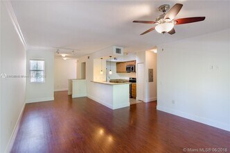 2458 Centergate Dr in Miramar, FL - Building Photo - Building Photo