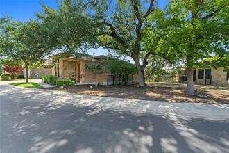 1017 Sue Ann Rose Dr in Austin, TX - Building Photo - Building Photo
