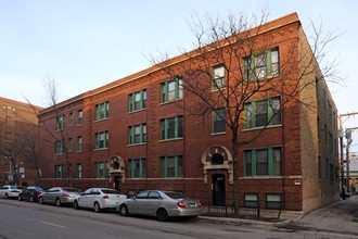 953-959 W. FLETCHER / 3115-3121 N. SHEFFIELD in Chicago, IL - Building Photo - Building Photo