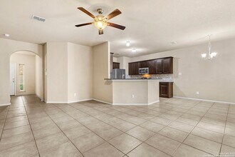 5442 Bright Run in San Antonio, TX - Building Photo - Building Photo