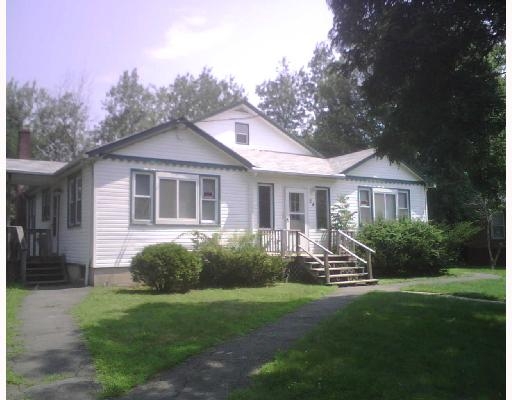 124 Pine St in Monticello, NY - Building Photo