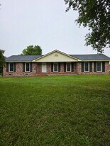 2942 Larkspur Rd in Florence, SC - Building Photo