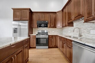 2829 S Grove St in Chicago, IL - Building Photo - Building Photo