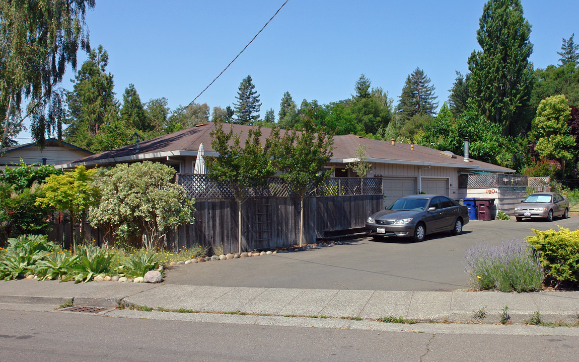 190-A B Jewell Ave in Sebastopol, CA - Building Photo