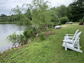 27 Hillcrest Dr in Wilbraham, MA - Building Photo