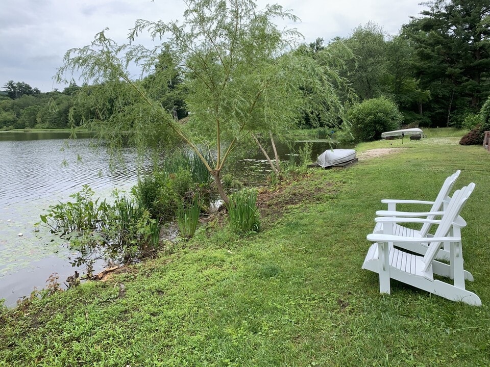 27 Hillcrest Dr in Wilbraham, MA - Building Photo