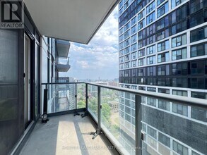 251-2251 Jarvis St in Toronto, ON - Building Photo - Building Photo