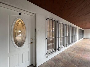 1717 Clark Blvd in Laredo, TX - Building Photo - Building Photo