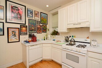 1244 W Rosedale Ave, Unit M07H in Chicago, IL - Building Photo - Building Photo