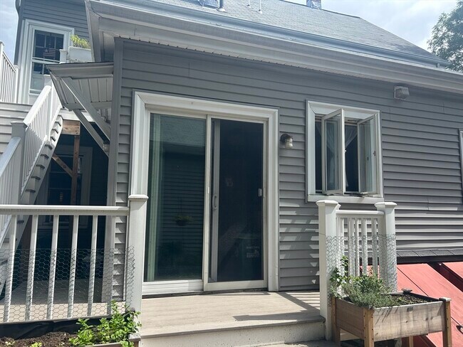 11 Ladd St in Watertown, MA - Building Photo - Building Photo