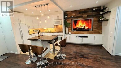 16 Elgin St in Markham, ON - Building Photo - Building Photo