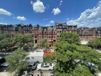 249 Newbury St, Unit 2 in Boston, MA - Foto de edificio - Building Photo