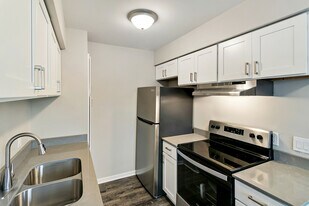 Poet Place Apartments in Riverview, MI - Building Photo