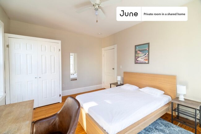 Private bedroom in 4 bed/2 bath Home in Boston, MA - Building Photo - Building Photo