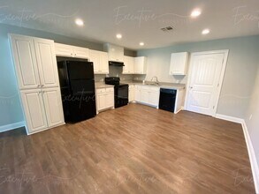 193 Gilmore Rd in Moss Bluff, LA - Building Photo - Building Photo