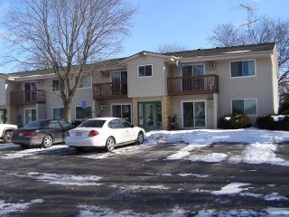 271 N Depot St in Juneau, WI - Foto de edificio - Building Photo