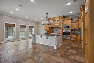 12025 Springridge Rd in Terry, MS - Foto de edificio - Building Photo