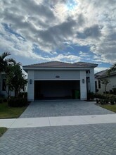 9315 SW Pepoli Way, Unit 12242 in Port St. Lucie, FL - Building Photo - Building Photo