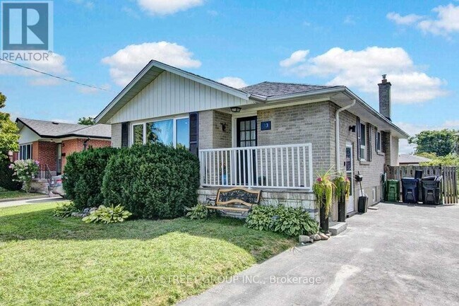 property at 23 Dalcourt Dr