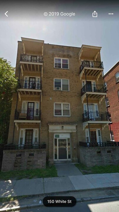 150 White St in Springfield, MA - Building Photo