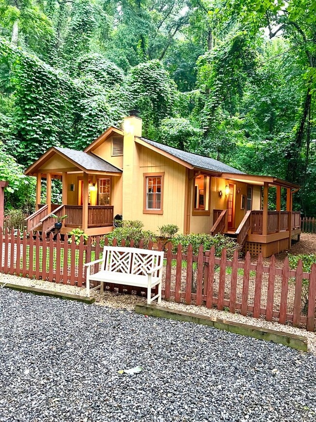 288 Beaucatcher Rd in Asheville, NC - Building Photo - Building Photo