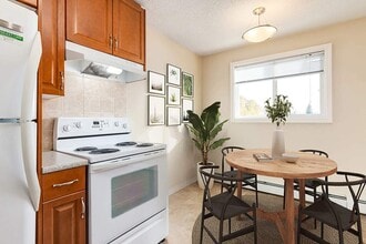 Scotsman Apartments in Camrose, AB - Building Photo - Building Photo