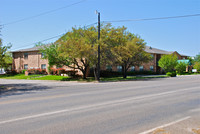 Atrium Garden Apartments in Bridgeport, TX - Building Photo - Building Photo