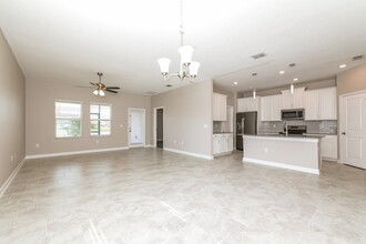 4396 Seven Canyons Dr in Kissimmee, FL - Building Photo - Building Photo