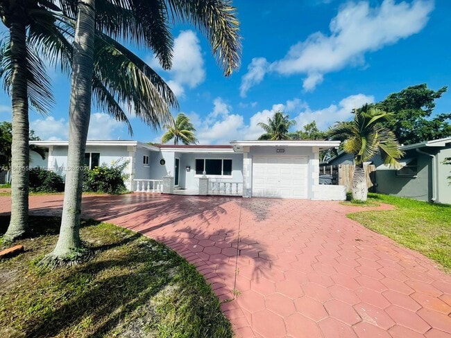 property at 1400 N 74th Terrace